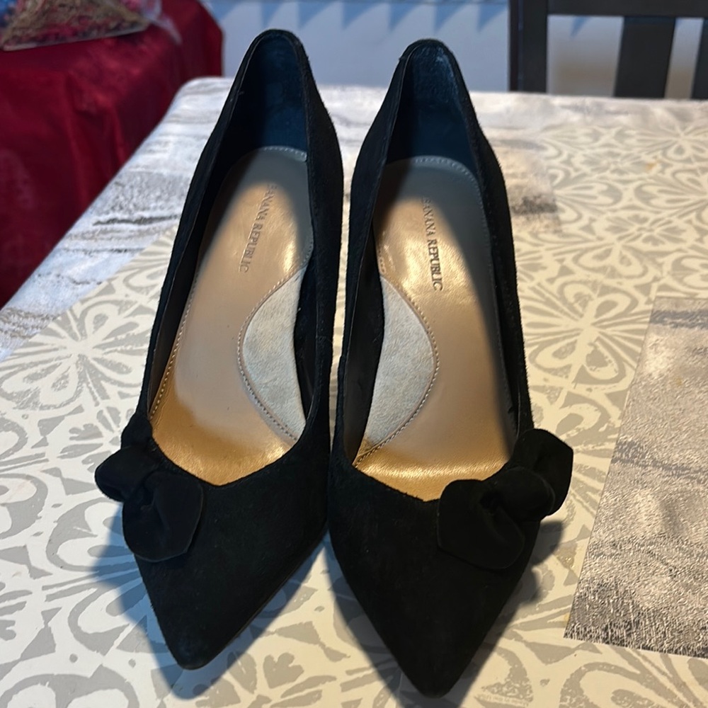 Banana Republic Black Heels with Decorative Bow